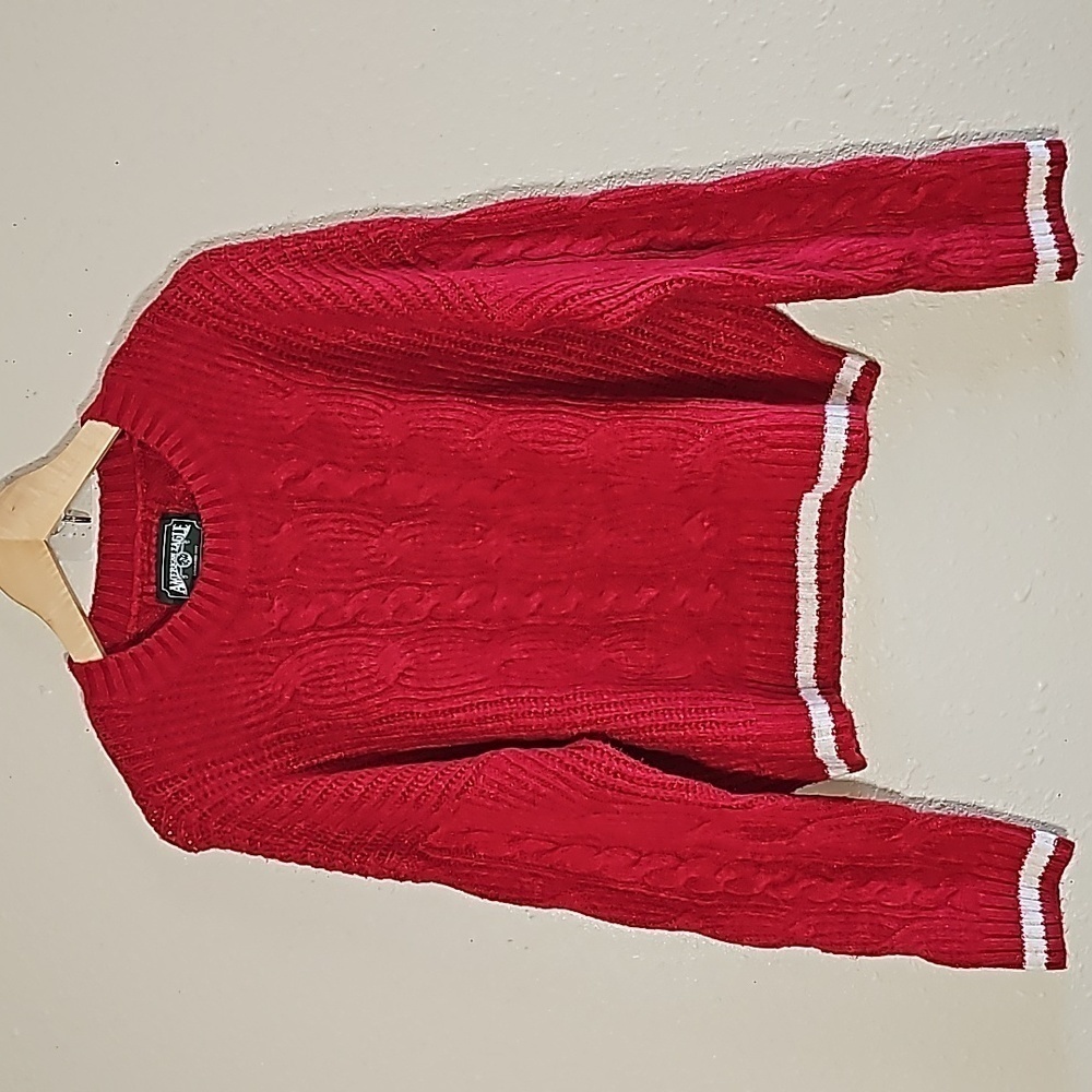 American Eagle Crew Neck Sweater
